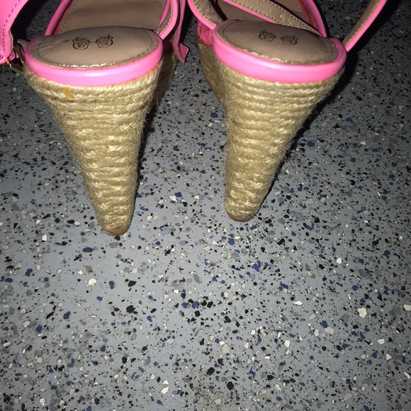 Pink lace platform - Picture 2 of 4